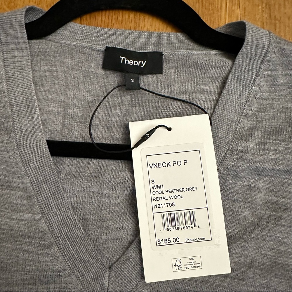 NWT Theory V-Neck Sweater in Merino Wool Small - Picture 3 of 5